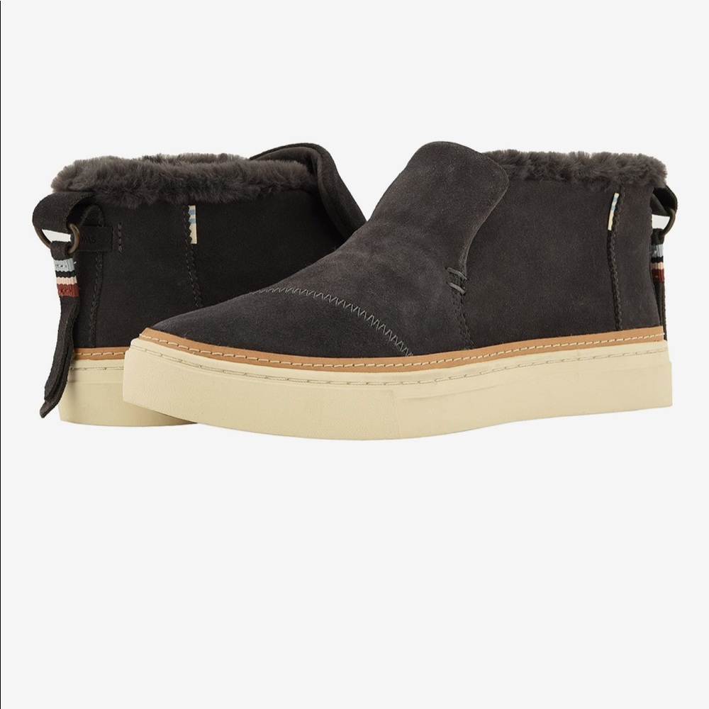 Toms Paxton, size 7.5. Forged Iron / Faux Fur lined